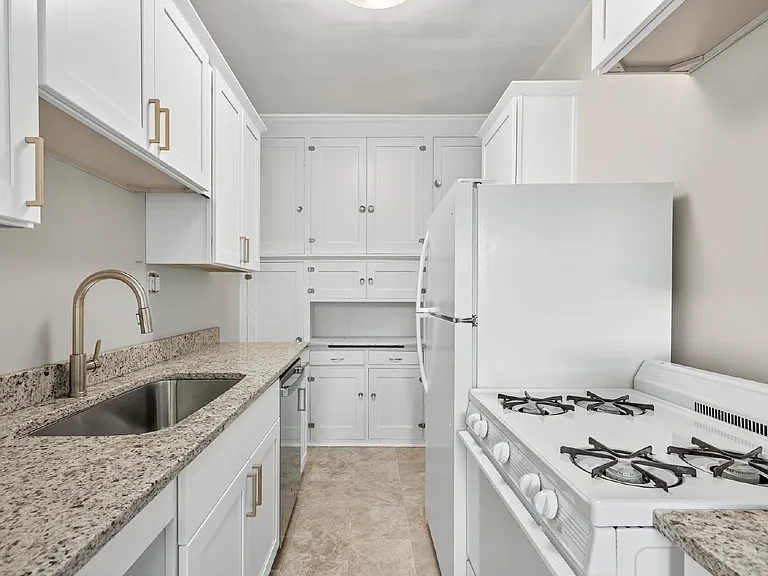 2103 Harriet Ave #204 — Photo 3