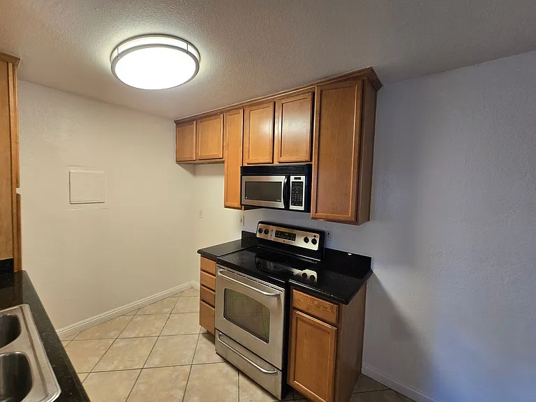 1345 Cabrillo Park Dr #E01 — Photo 7