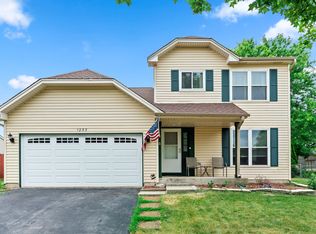 1233 Sebring Cir, Elgin, IL 60120