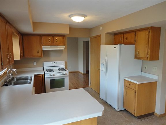 3rd image of 6190 Commonwealth Dr #000