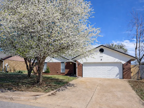 8 S Lockeport Dr, Edmond, OK 73003
