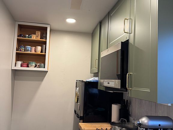 4th image of 1593 Hillsdale Ave #1
