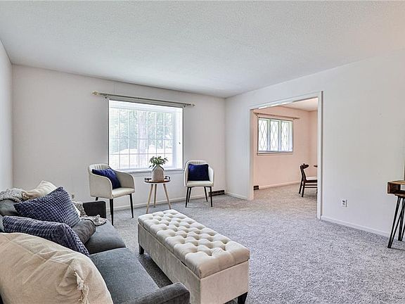 5th image of 624 E Leslie Dr