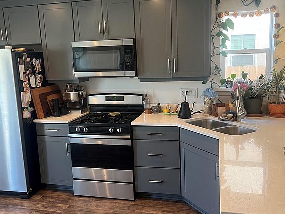 4th image of 3840 Bonnie Pl