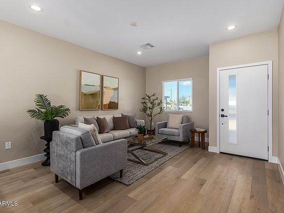 5th image of 255 W WILSON Avenue
