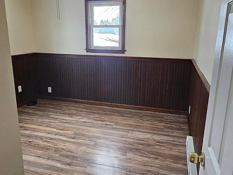 16 Sauquoit St #E — Photo 5