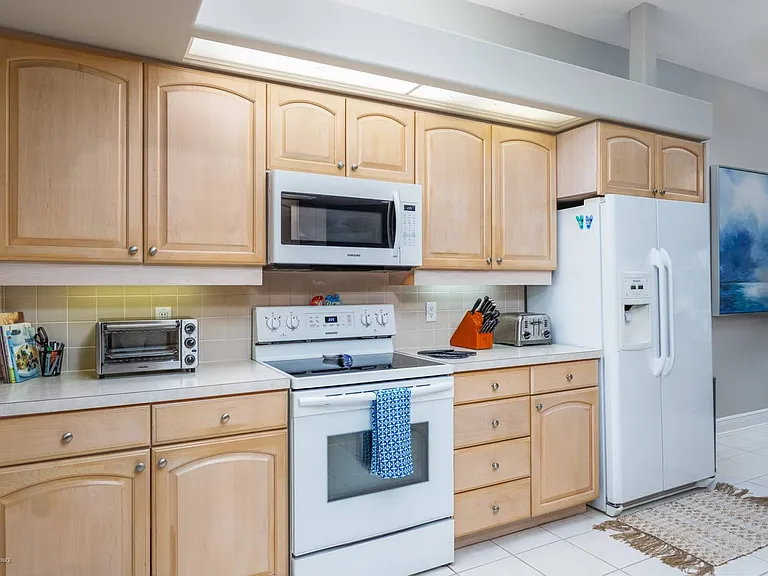 315 Charles Dr — Photo 11