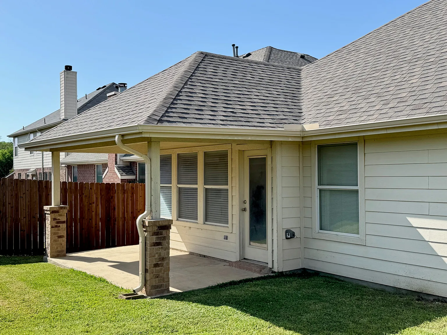 4 bed, 1984 sqft, $2,150 — Photo 4
