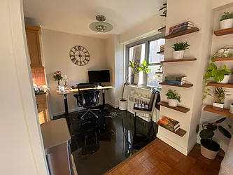 Rented by R New York