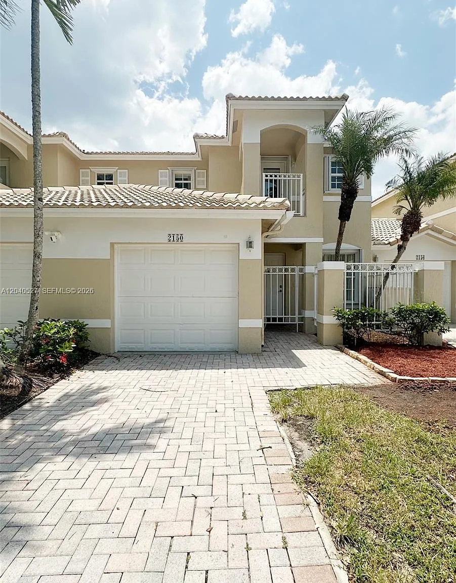 Pembroke Isles 1 — Photo 2