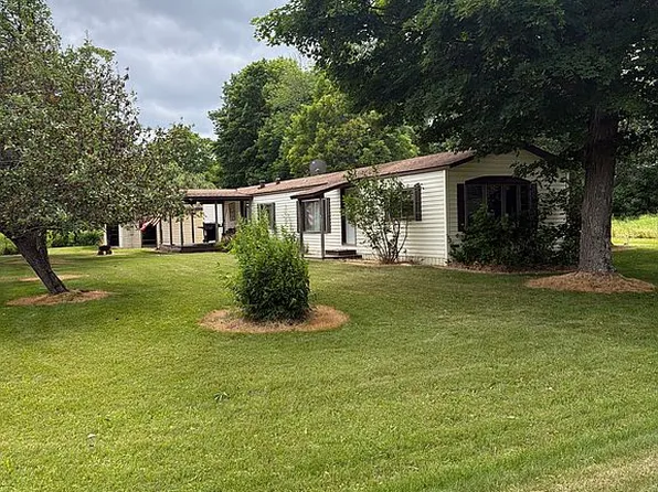 N7745 Jefferson St, Felch, MI 49831