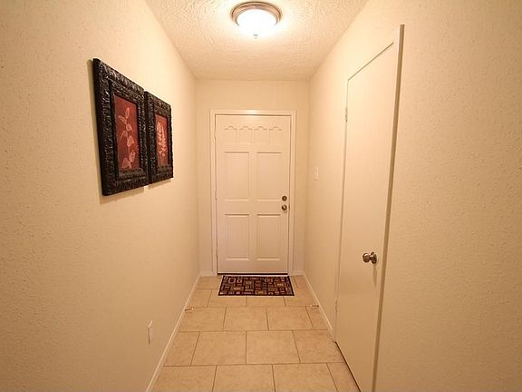 3rd image of 212 Leafwood Cir