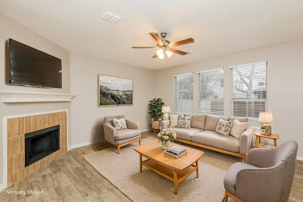 4 bed, 2.5 bath, 2814 sqft, $2,700 — Photo 4
