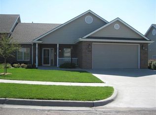 1056 Brianna Ct, Manhattan, KS 66503