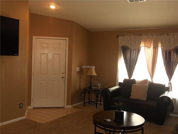 3rd image of 2119 Meadow Green Ave