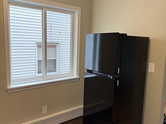 4th image of 3147 Warren Rd APT 4