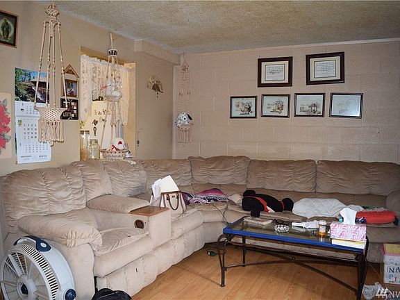 4th image of 4811 S 56th St Unit 1