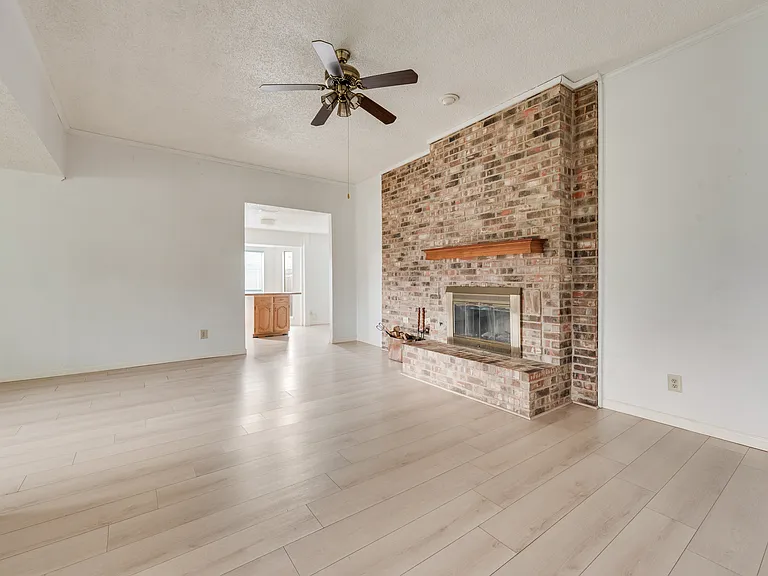 2623 Fallcreek Dr — Photo 6