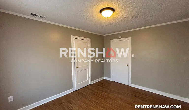 1840 Hartland St — Photo 9