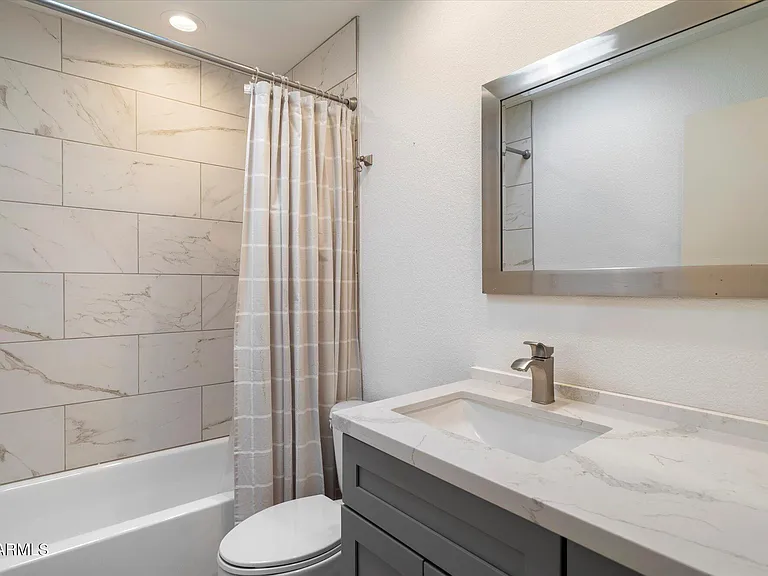 3069 E Cannon Dr — Photo 20