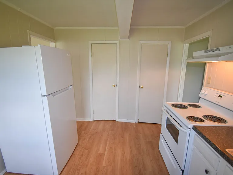 300 W Clinton St — Photo 7