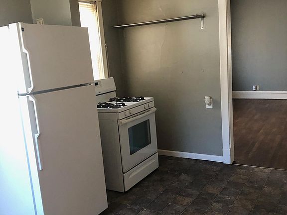 5th image of 4208 Mercier St Floor 1