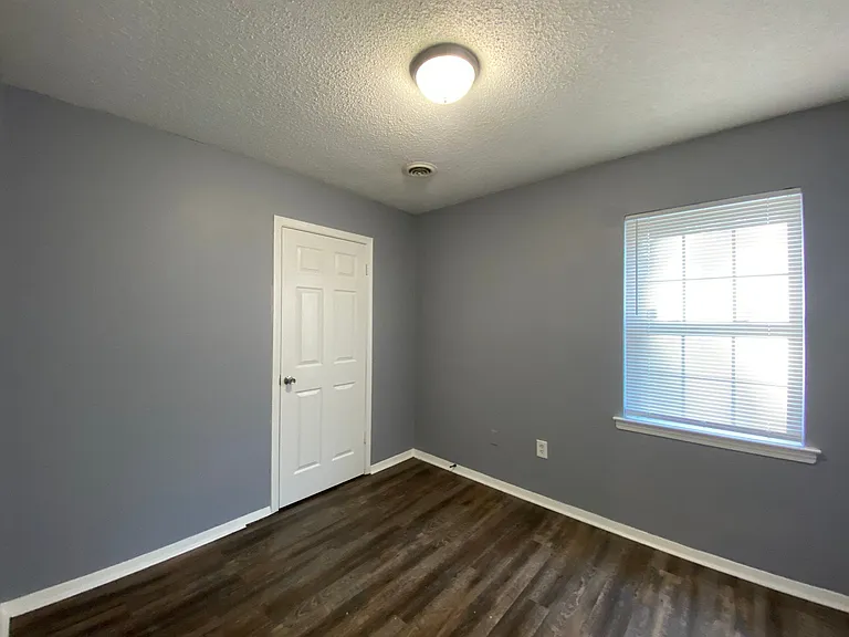 1154 Western Park Dr — Photo 10