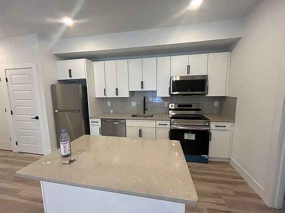 4th image of 809 Diamond St #4C