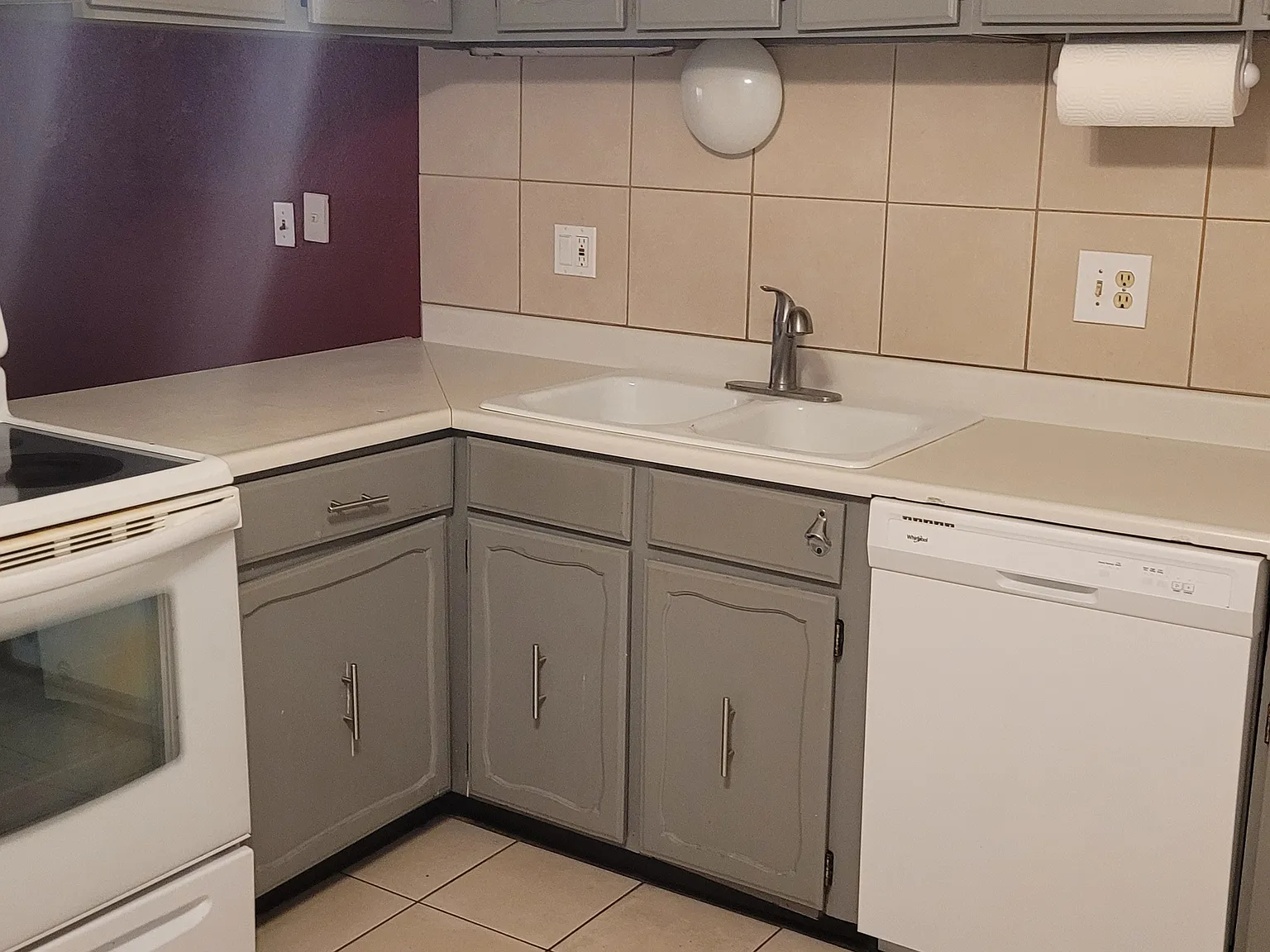 4 bed, 2.5 bath, 2400 sqft, $2,395 — Photo 4
