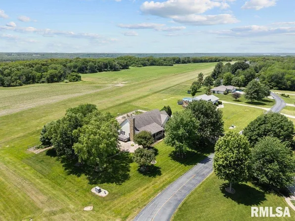 6363 114th St, Blue Grass, IA 52726