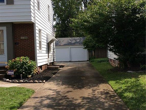 3rd image of 1861 Idlehurst Dr