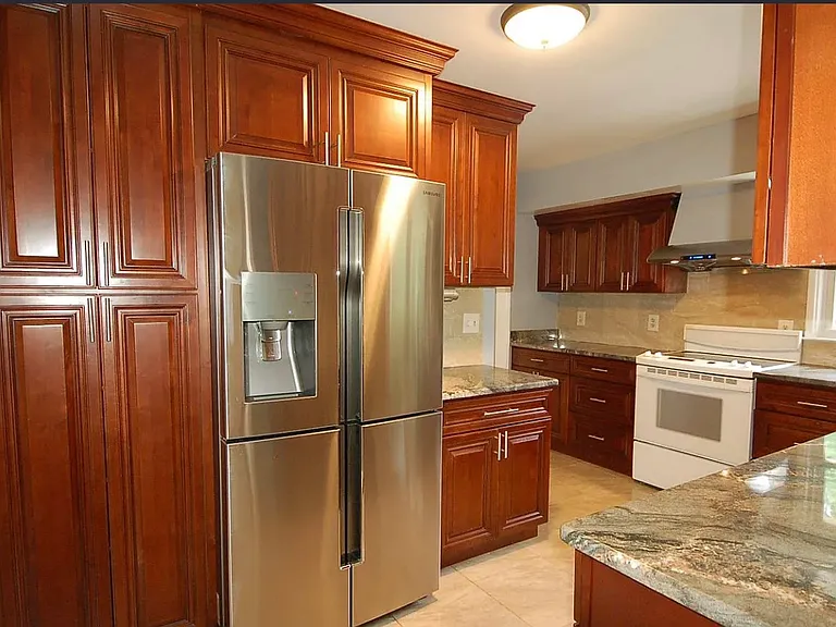 6701 Surrey Ln — Photo 6