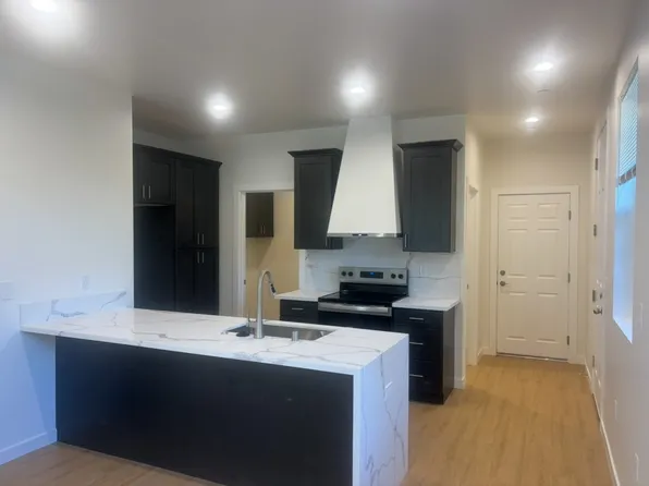 2071 18th Ave, Sacramento, CA 95822