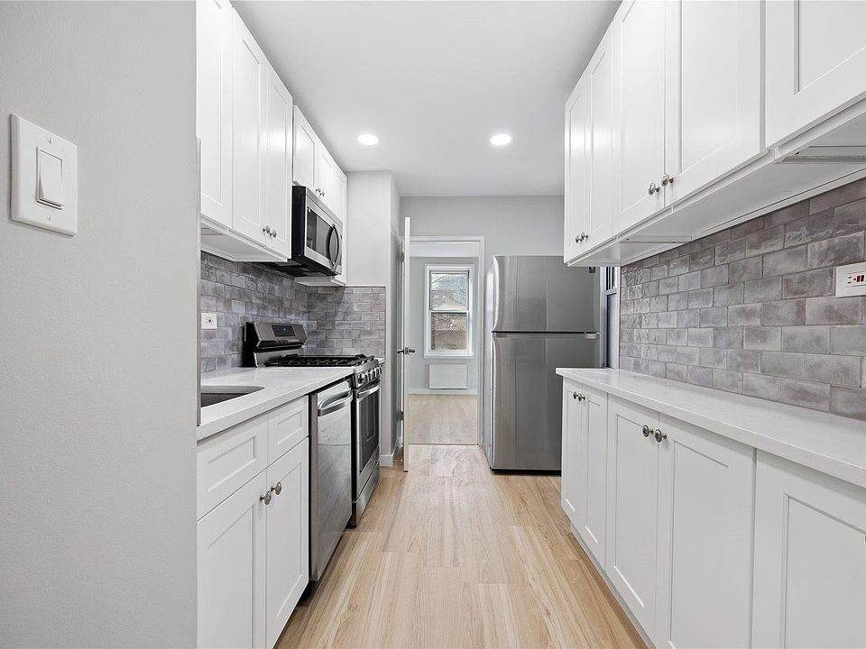 1st image of 142-05 Roosevelt Ave #334