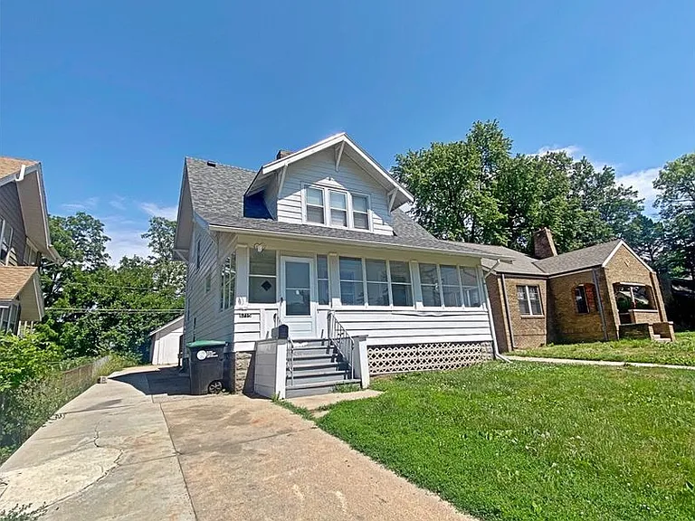 6715 Florence Blvd — Photo 3