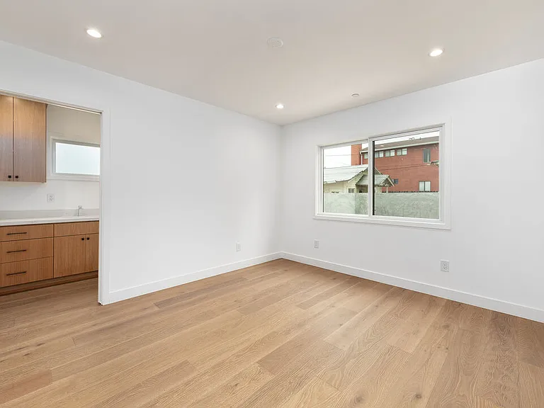 4285 La Salle Ave — Photo 13