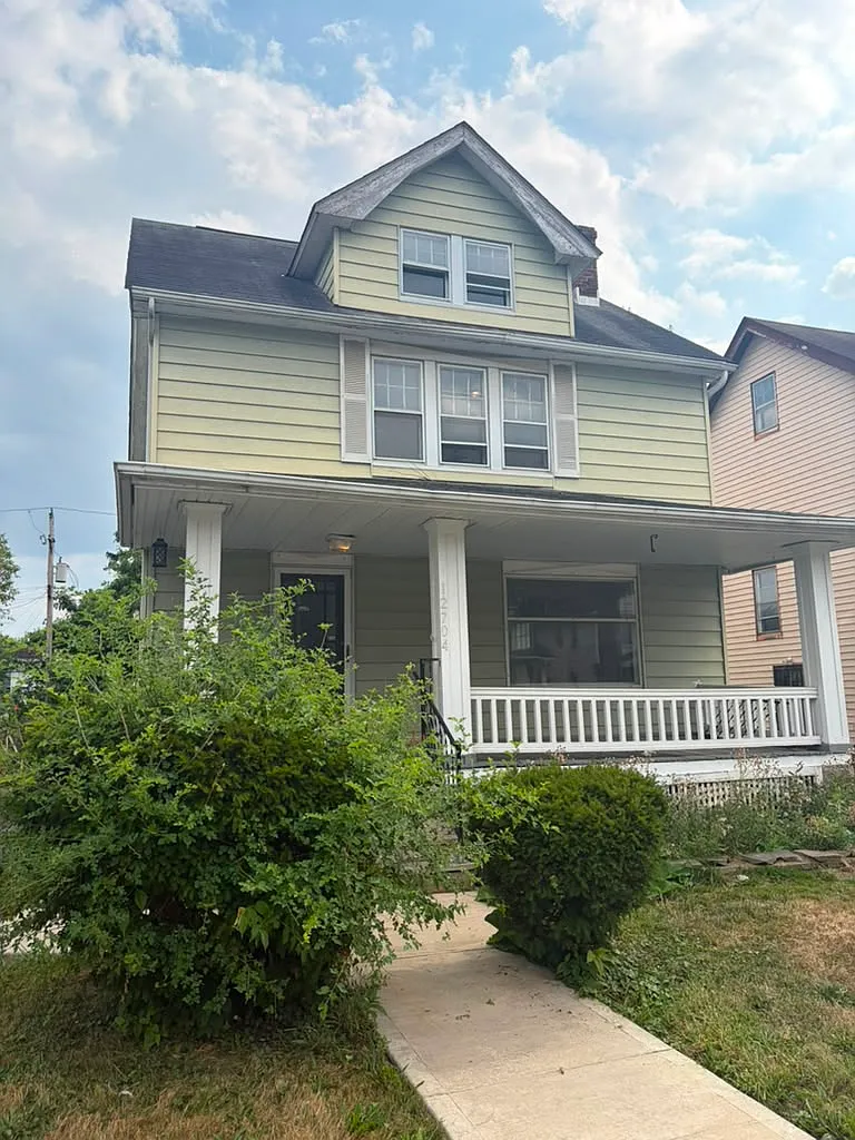 3 bed, 2070 sqft, $1,445 — Photo 1