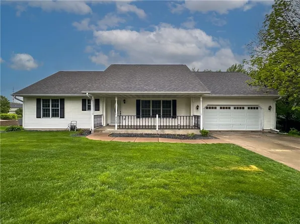 4305 South Oakwood Hills Parkway, Eau Claire, WI 54701
