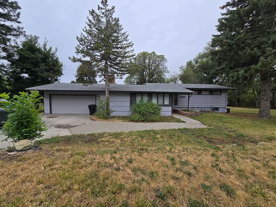 3232 Poly Dr