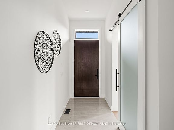 3rd image of 509 Edison Ave
