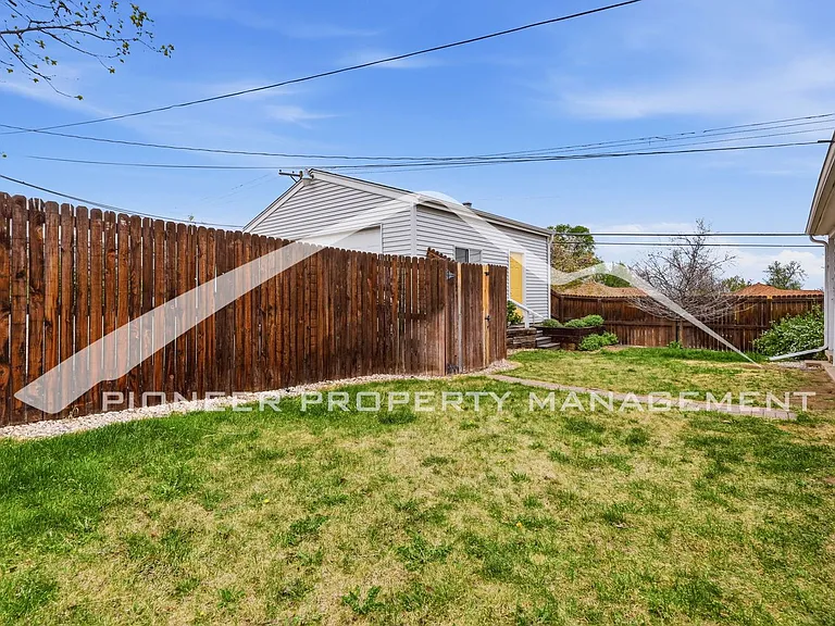 701 S Navajo St — Photo 22
