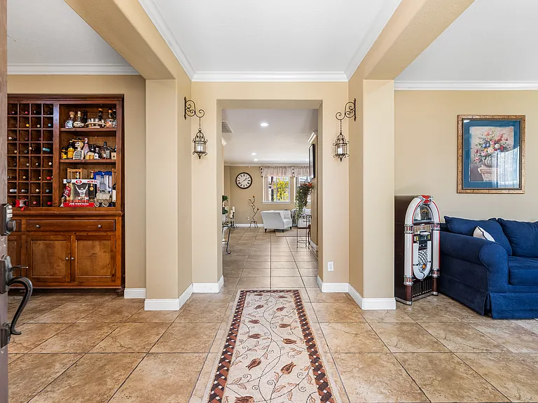 44256 Dahlia St — Photo 3