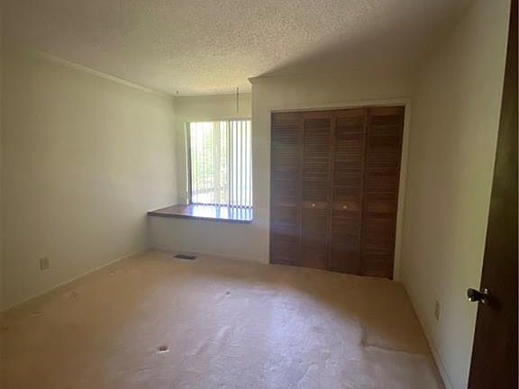 5th image of 9904 Laurel Dr