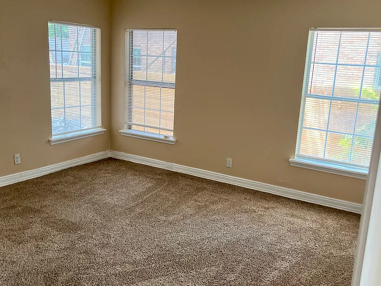 624 W Neely St #634 — Photo 2