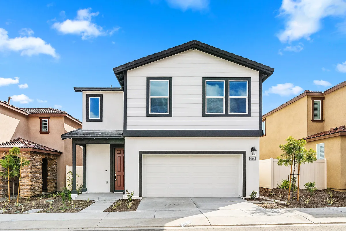 3 bed, 2.5 bath, 1870 sqft, $3,295 — Photo 1