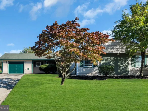 15 Toledo Ln, Willingboro, NJ 08046