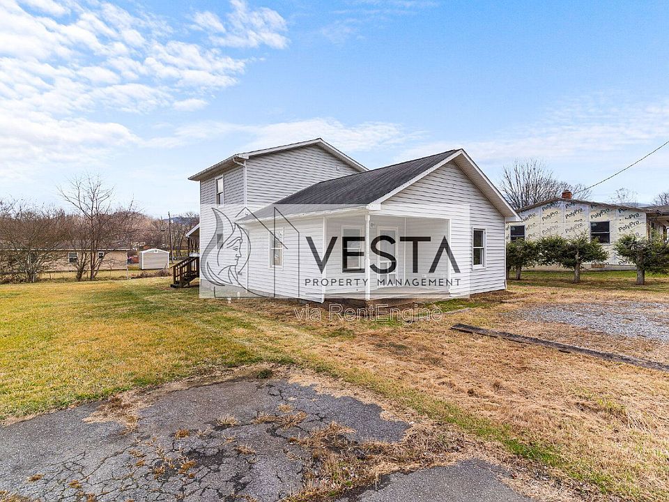 1st image of 303 Tarheel Dr