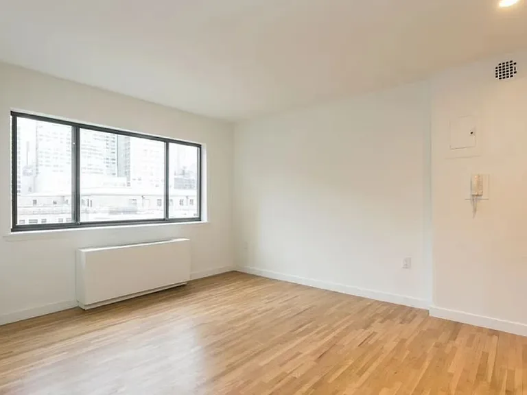 345 W 30th St #9B — Photo 5