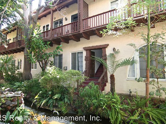 3rd image of 2270 N Beachwood Dr APT 3