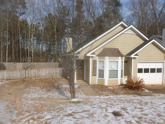3rd image of 255 Prestwyck Oak Pl